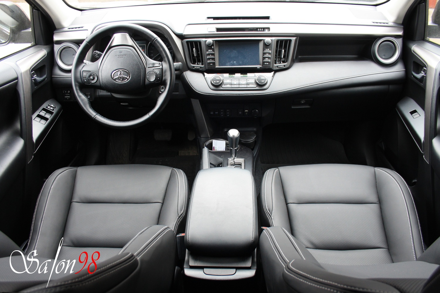 Перетяжка салона Toyota. Salon98